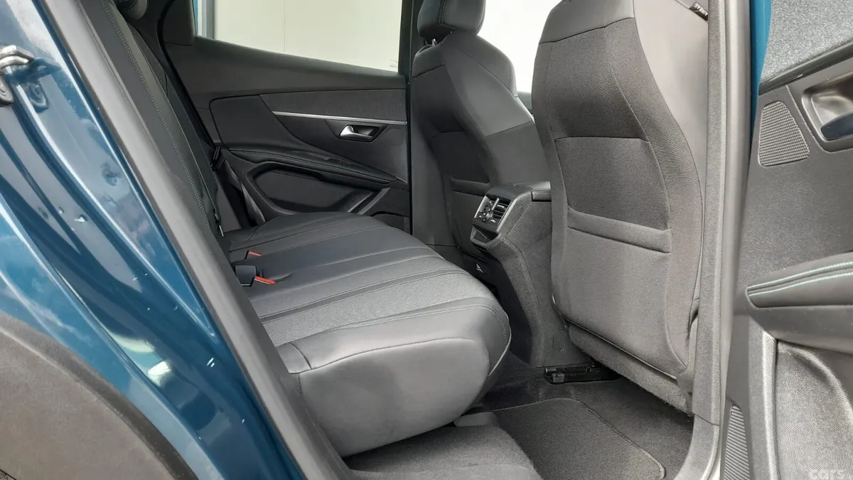 Peugeot 3008 MPV, Diesel, 2023, Blue