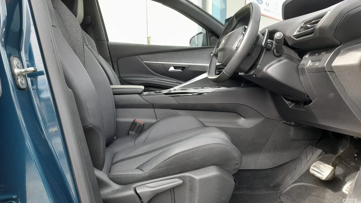 Peugeot 3008 MPV, Diesel, 2023, Blue