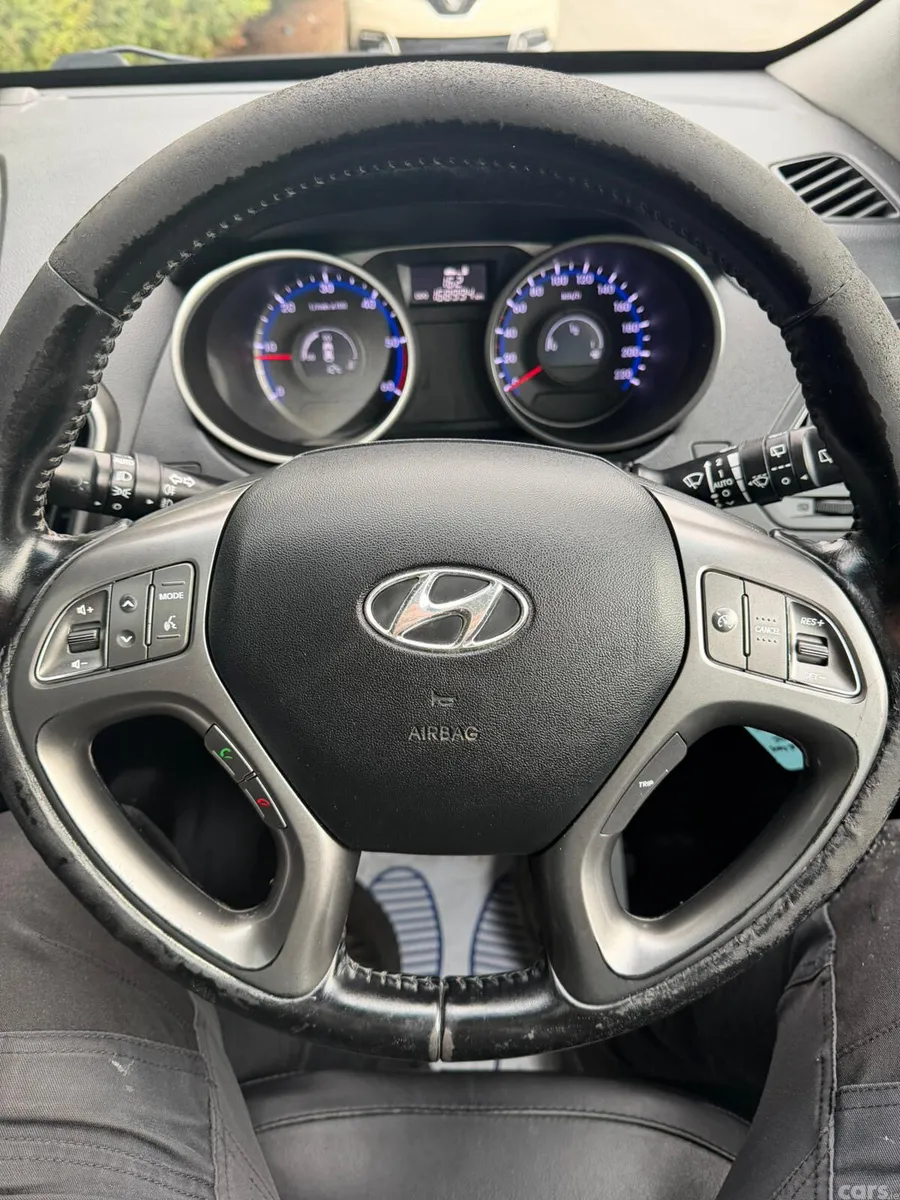 Hyundai ix35 SUV, Diesel, 2014, Red