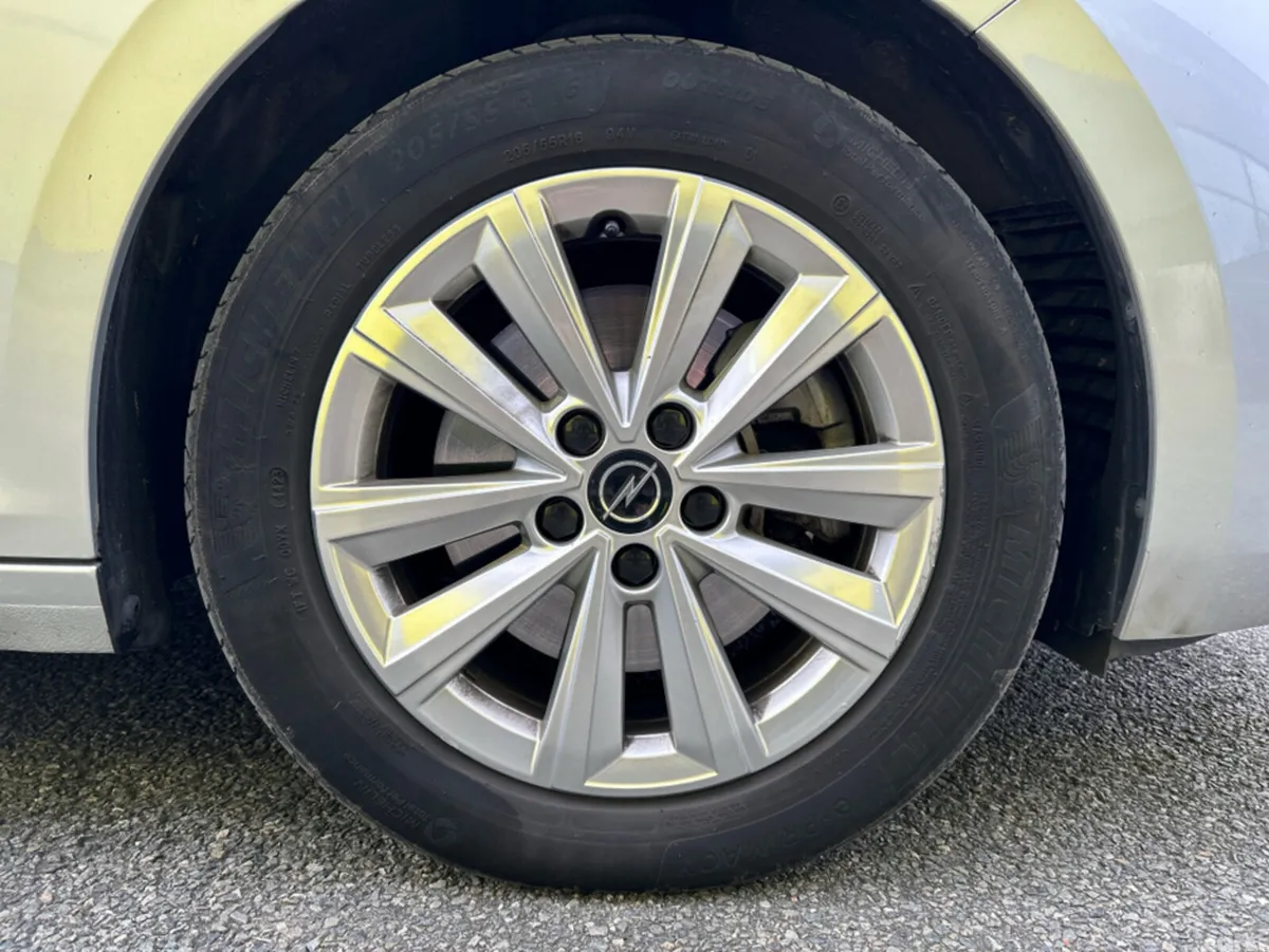 Opel Astra Hatchback, Diesel, 2025, Grey