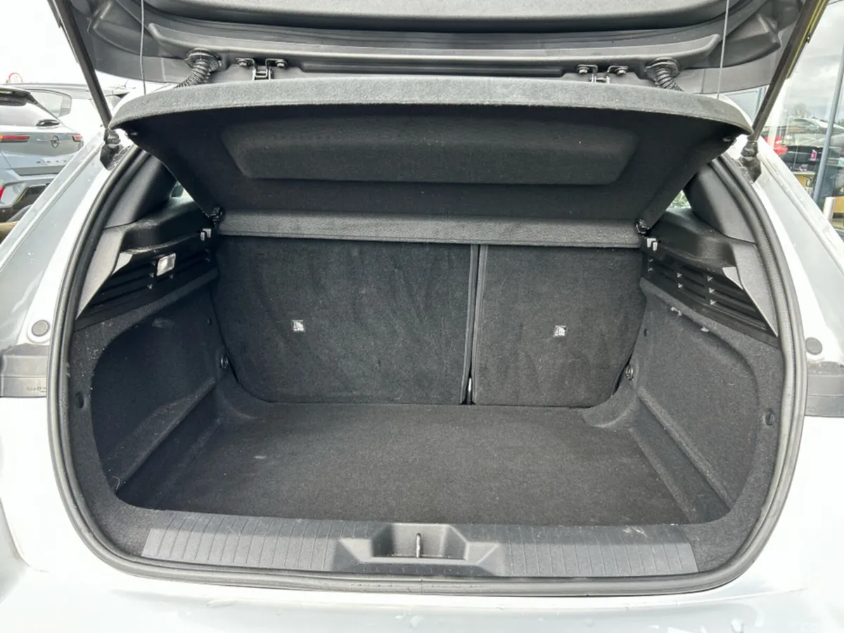 Opel Astra Hatchback, Diesel, 2025, Grey