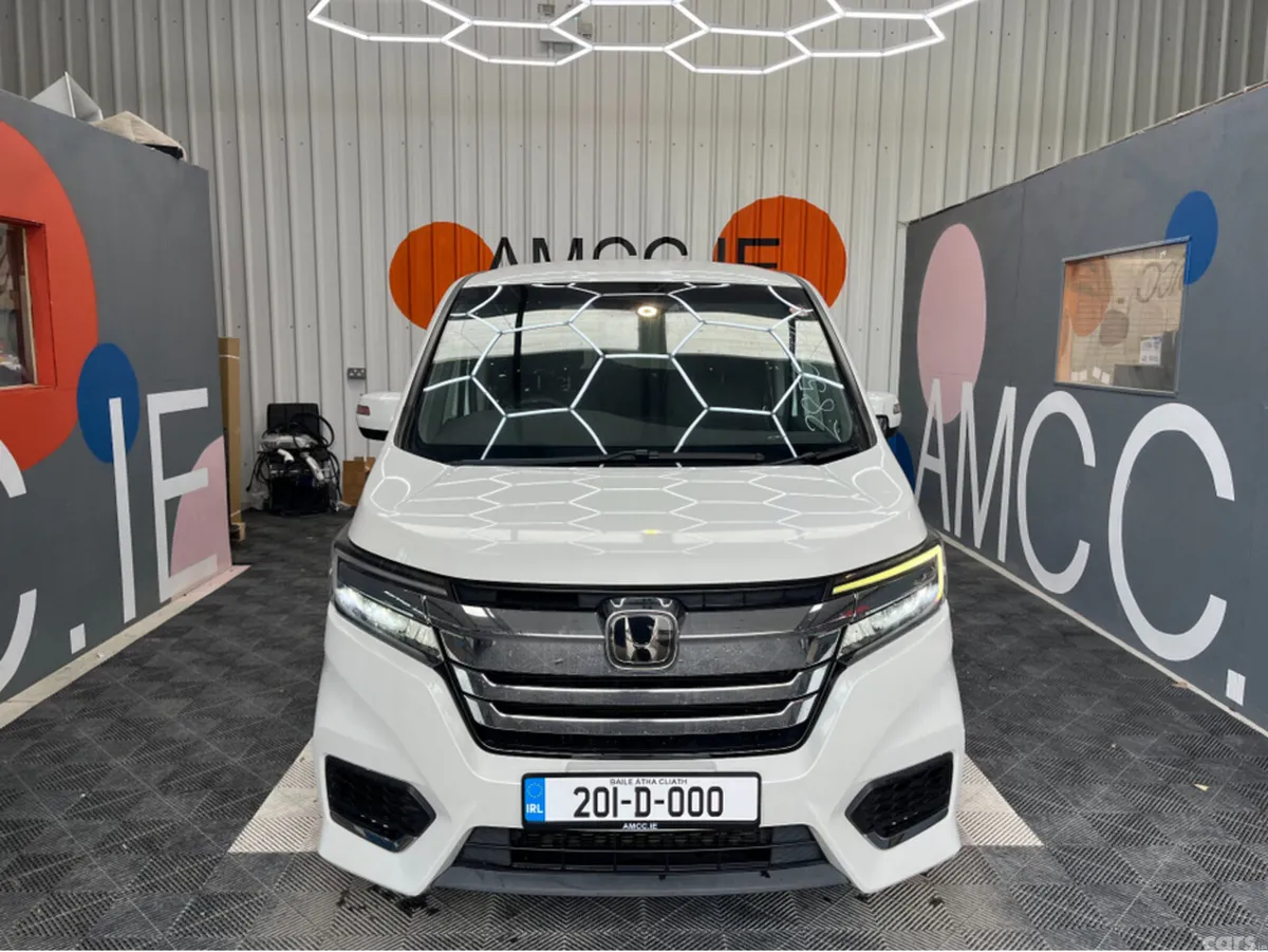 Honda Stepwagon MPV, Petrol Hybrid, 2020, White
