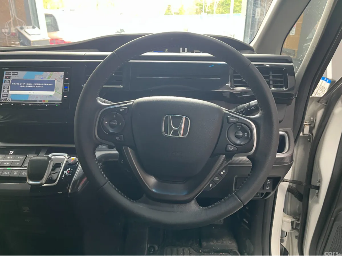 Honda Stepwagon MPV, Petrol Hybrid, 2020, White