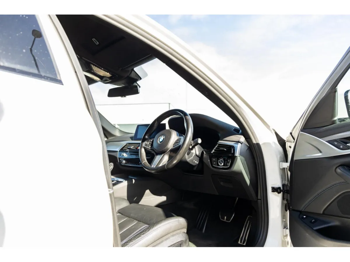 BMW 5-Series Saloon, Petrol Plug-in Hybrid, 2018, White