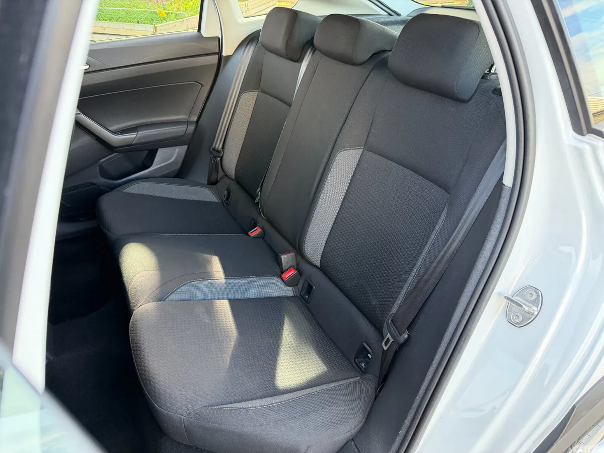 Volkswagen Taigo Estate/Jeep, Petrol, 2023, White