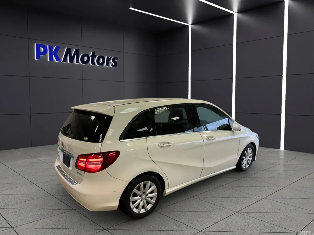 Mercedes-Benz B-Class Hatchback, Petrol, 2017, White