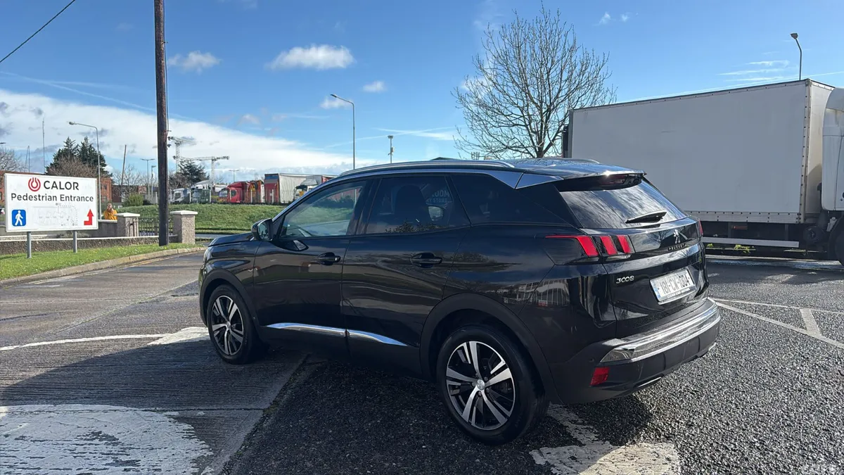 Peugeot 3008 MPV, Petrol, 2018, Black