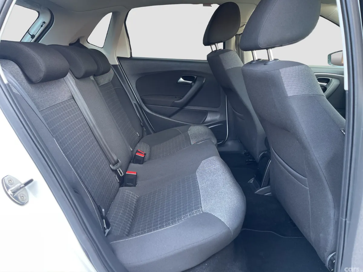 Volkswagen Polo Hatchback, Petrol, 2016, White