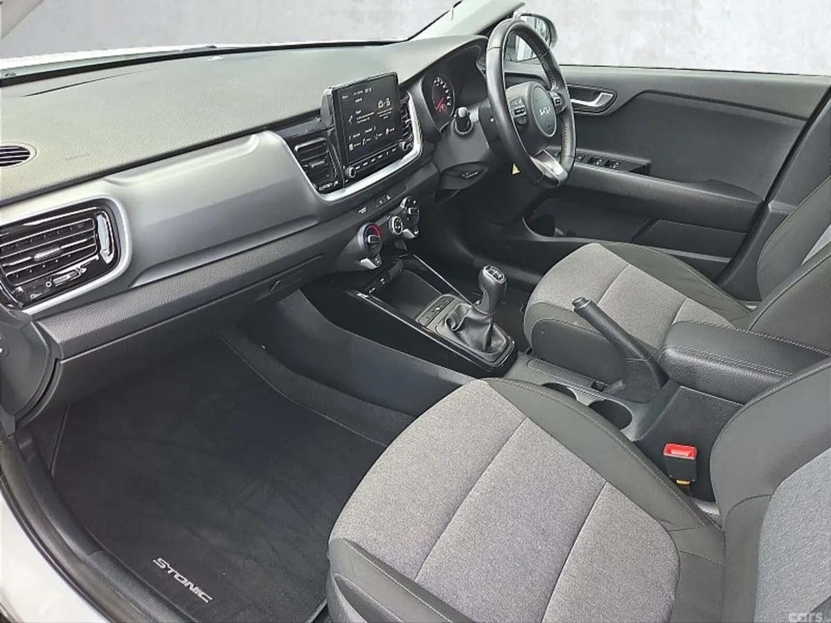 Kia Stonic SUV, Petrol, 2024, White