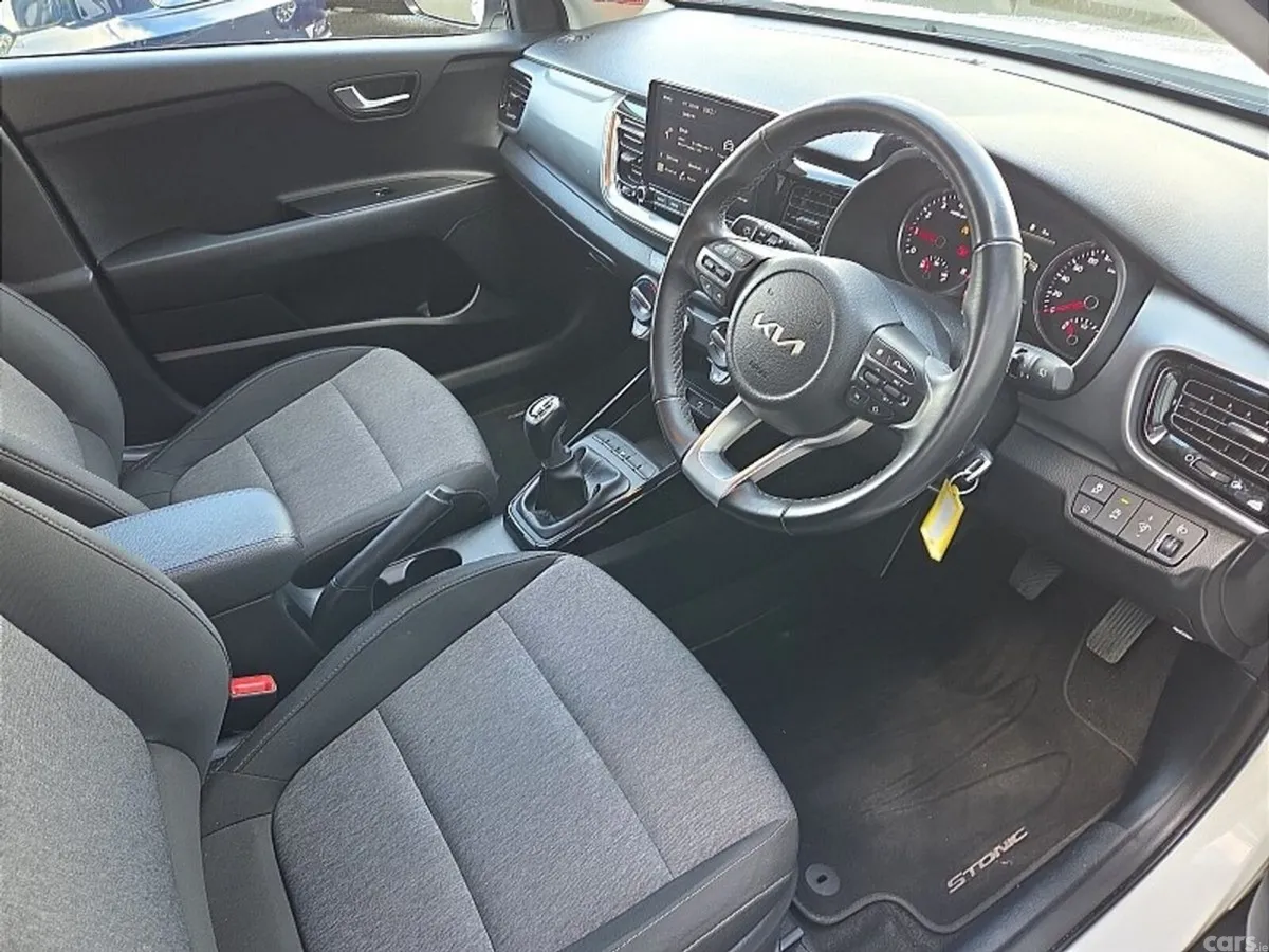 Kia Stonic SUV, Petrol, 2024, White