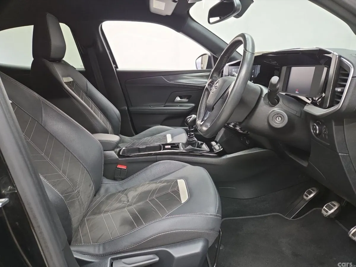 Opel Mokka SUV, Petrol, 2023, Black