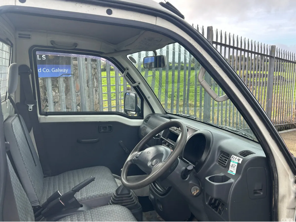 Daihatsu Fourtrak Pick Up, Petrol, 2009, White