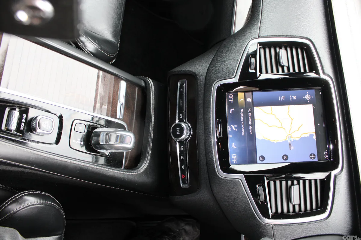 Volvo XC90 SUV, Petrol Plug-in Hybrid, 2019, Blue