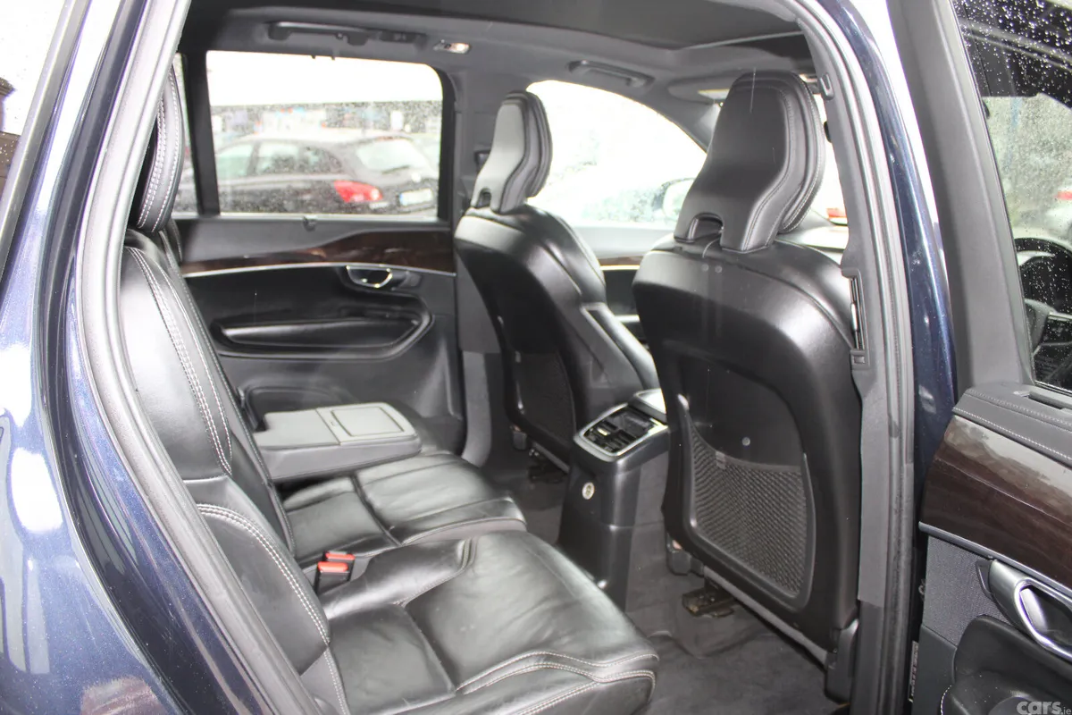 Volvo XC90 SUV, Petrol Plug-in Hybrid, 2019, Blue
