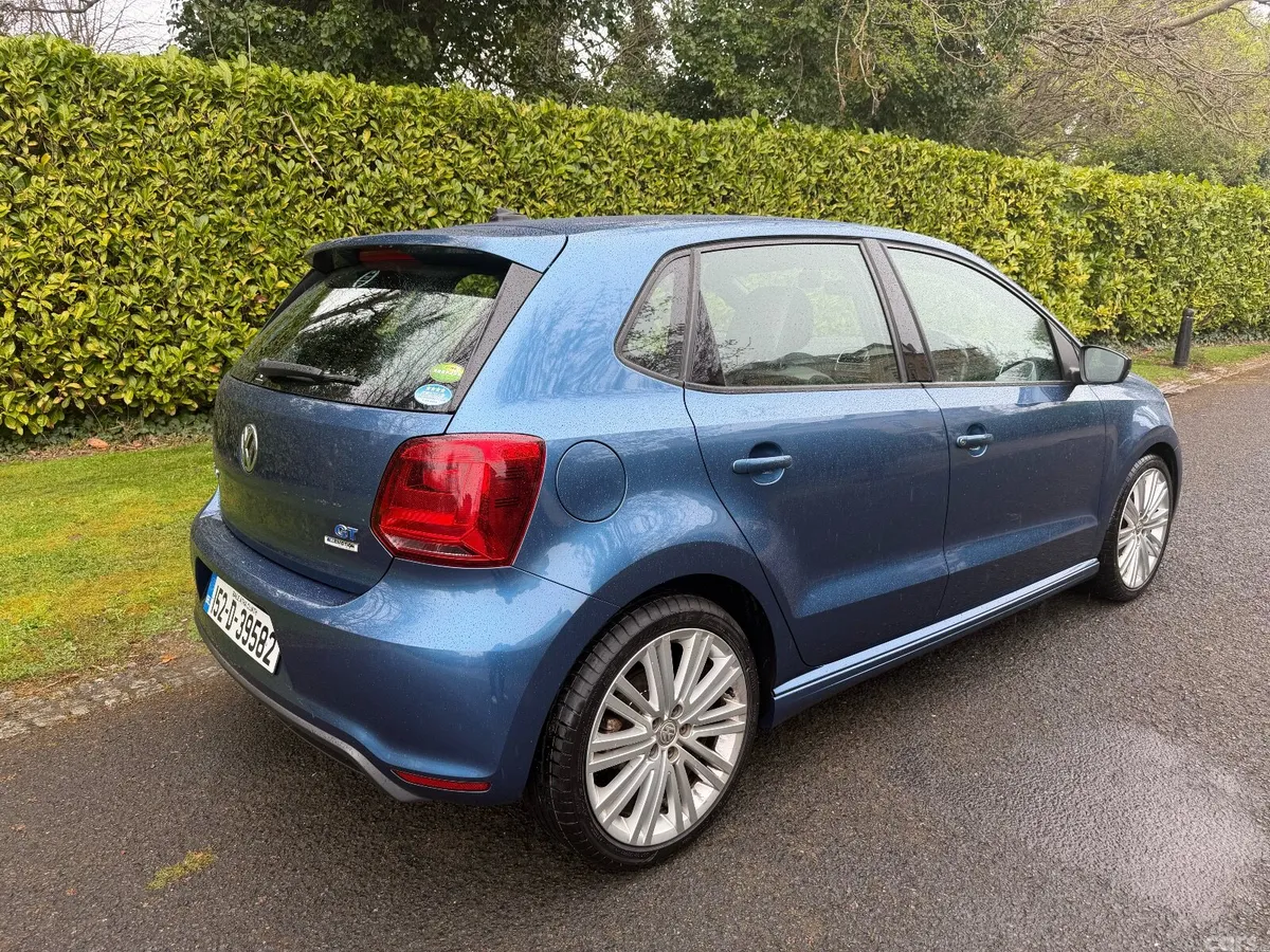 Volkswagen Polo Hatchback, Petrol, 2015, Blue
