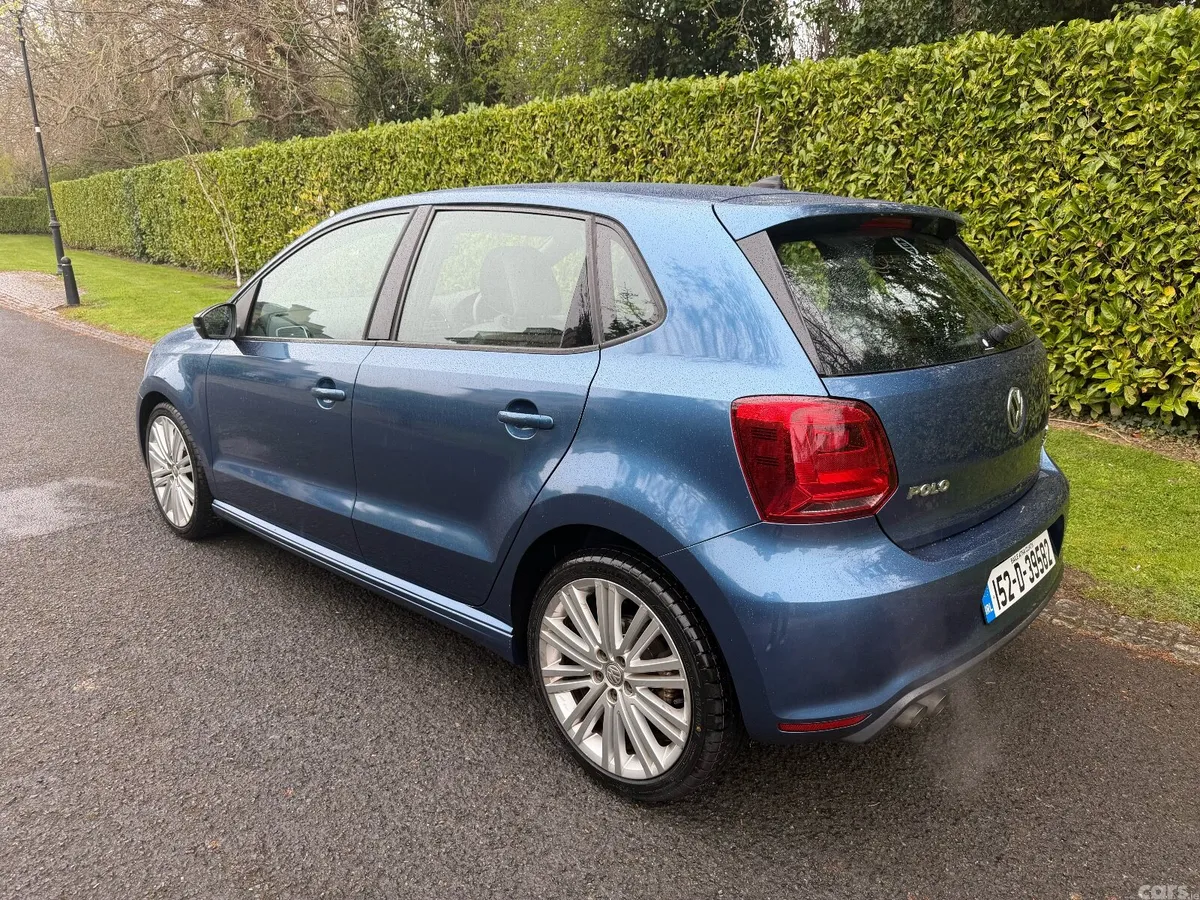 Volkswagen Polo Hatchback, Petrol, 2015, Blue