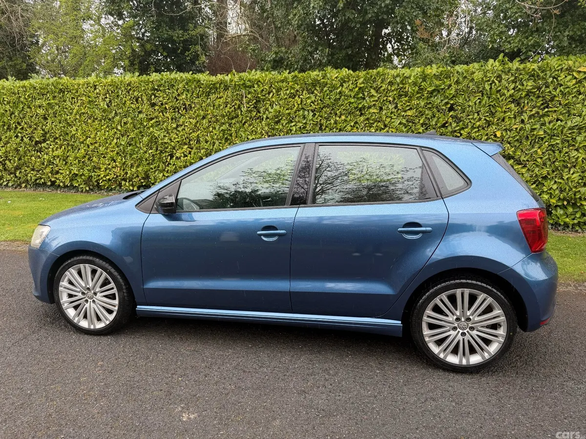 Volkswagen Polo Hatchback, Petrol, 2015, Blue