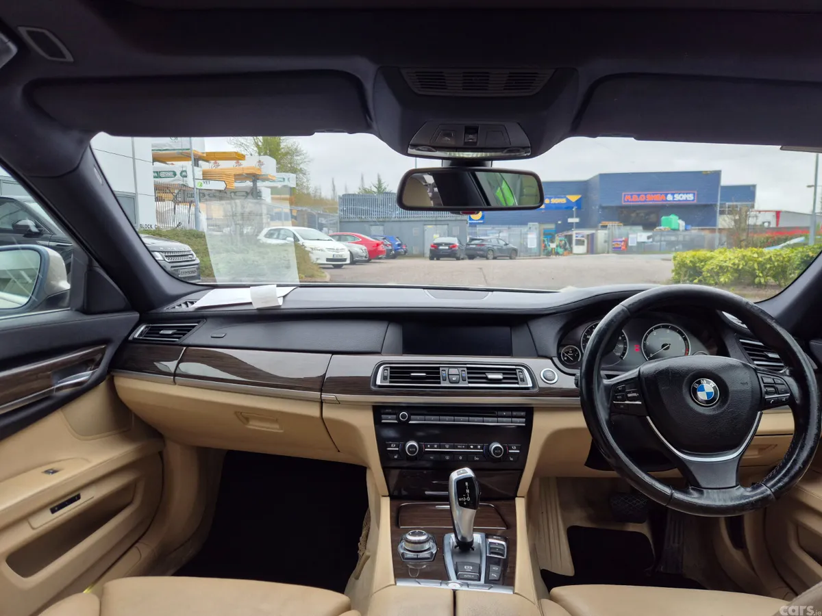 BMW 7-Series Saloon, Diesel, 2009, Silver