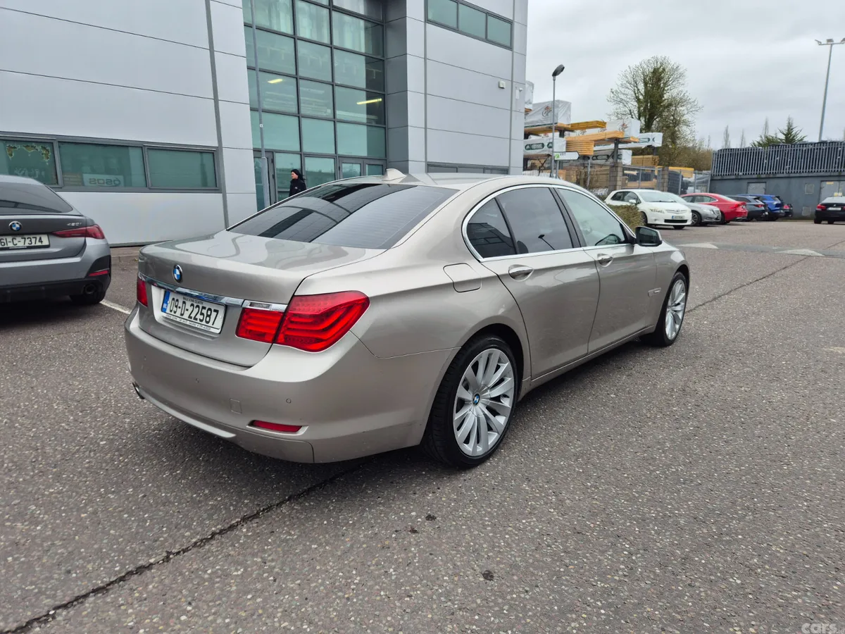 BMW 7-Series Saloon, Diesel, 2009, Silver