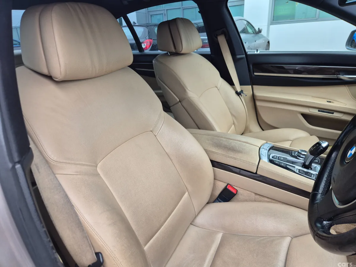 BMW 7-Series Saloon, Diesel, 2009, Silver