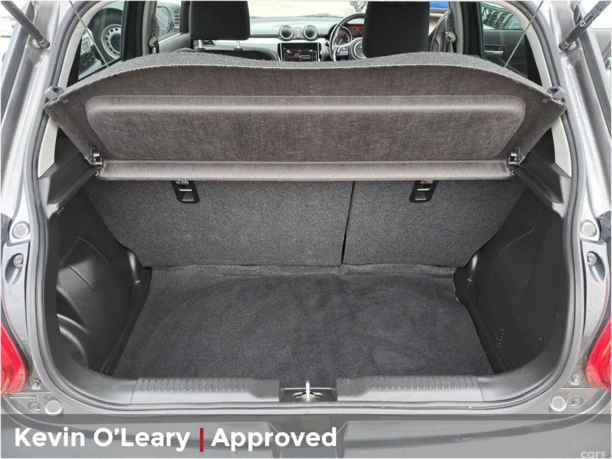 Suzuki Swift Hatchback, Petrol, 2021, Grey