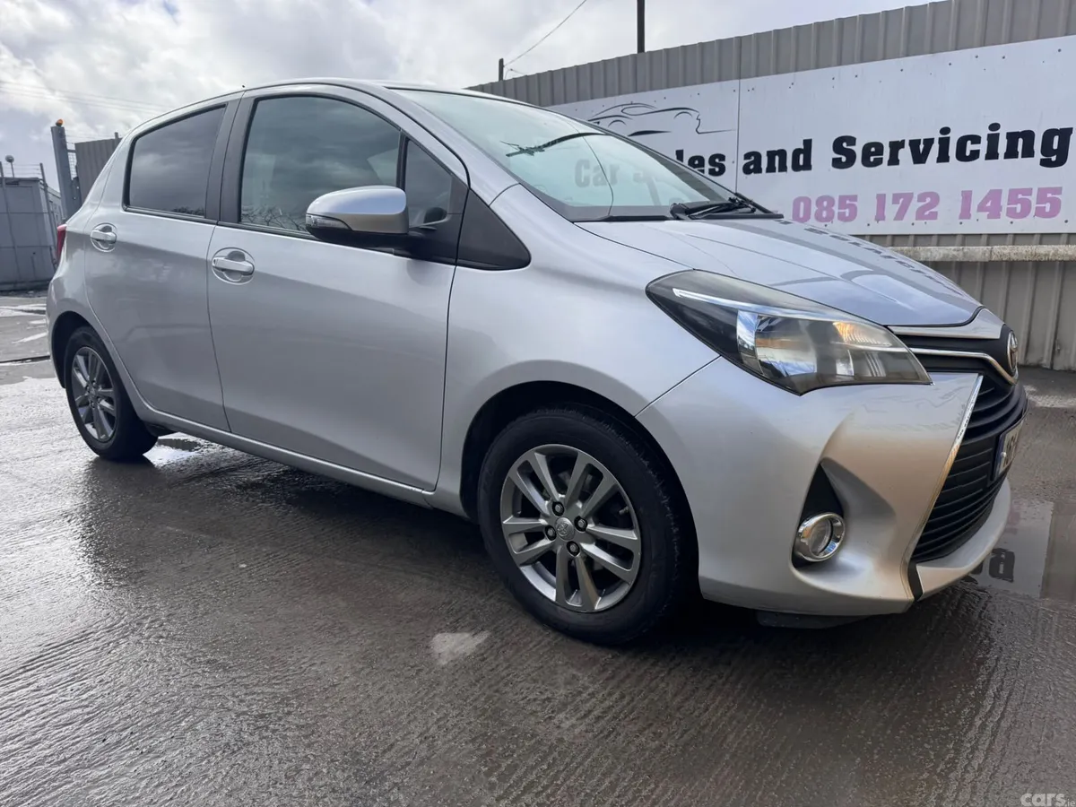 Toyota Yaris Hatchback, Petrol, 2016, Silver