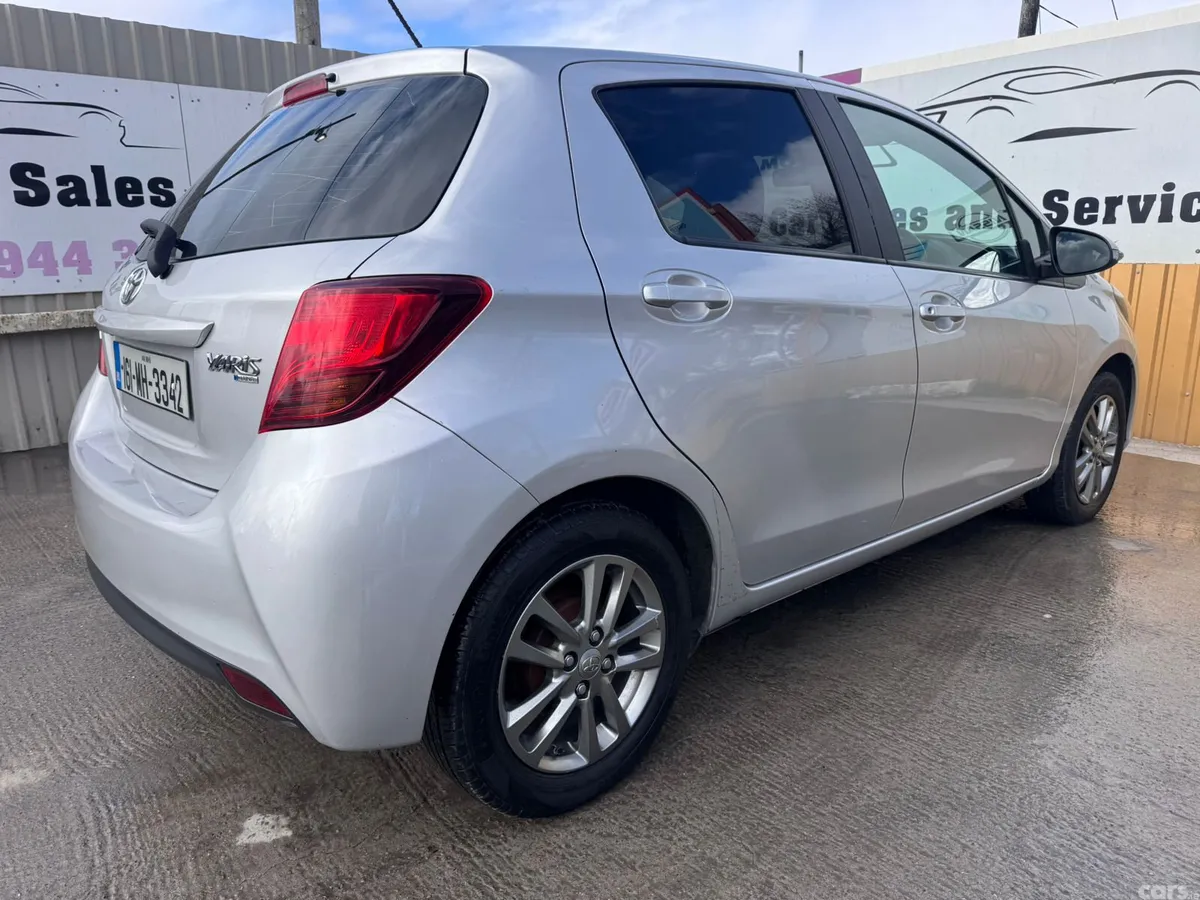 Toyota Yaris Hatchback, Petrol, 2016, Silver