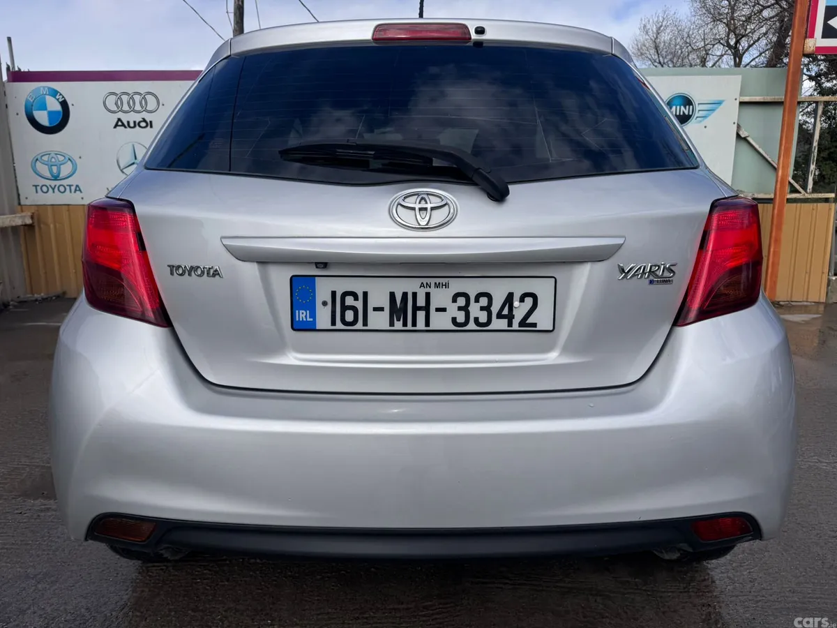 Toyota Yaris Hatchback, Petrol, 2016, Silver