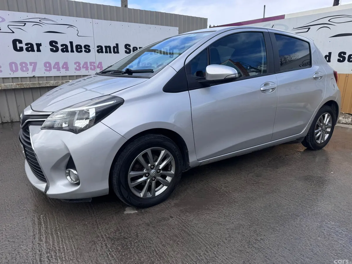 Toyota Yaris Hatchback, Petrol, 2016, Silver