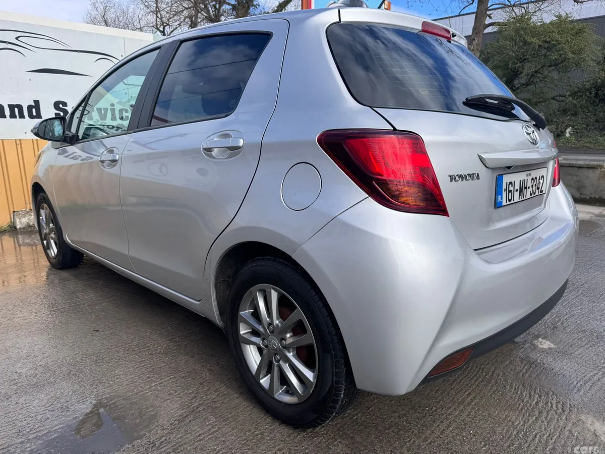 Toyota Yaris Hatchback, Petrol, 2016, Silver
