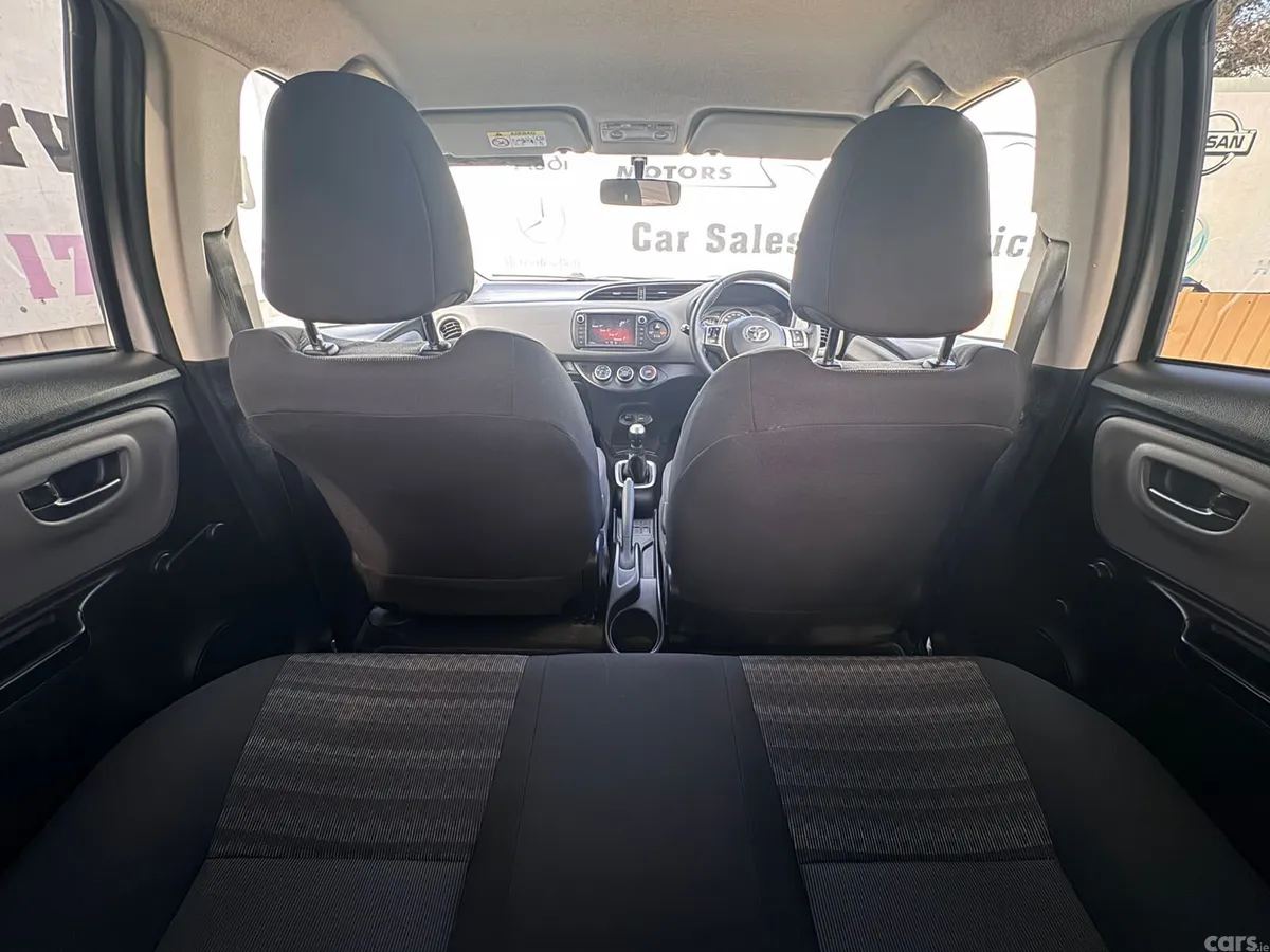 Toyota Yaris Hatchback, Petrol, 2016, Silver