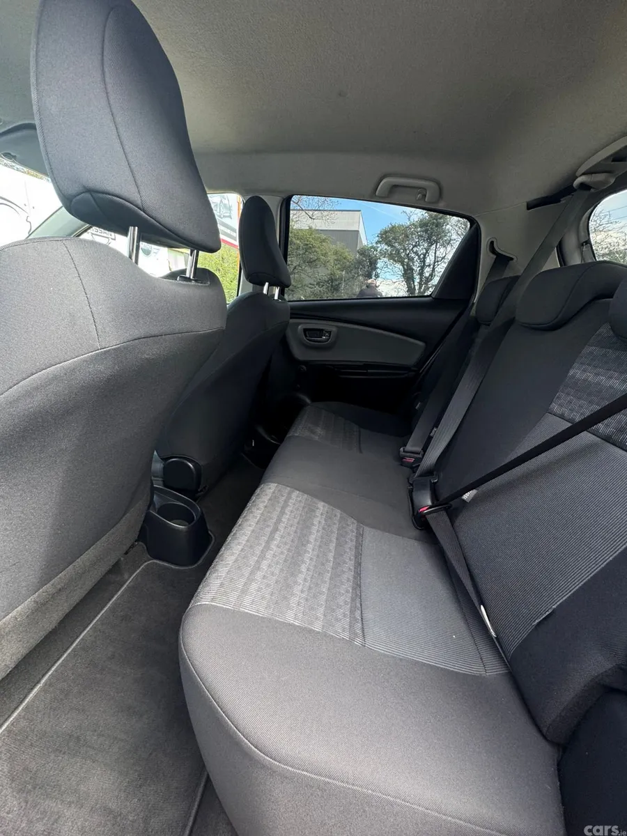 Toyota Yaris Hatchback, Petrol, 2016, Silver