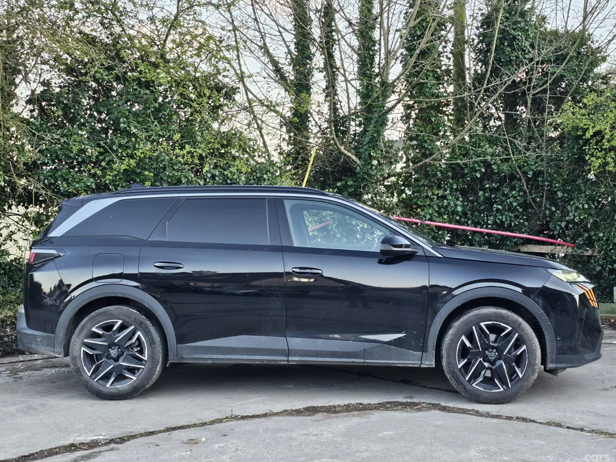 Peugeot 5008 MPV, Petrol Hybrid, 2025, Black