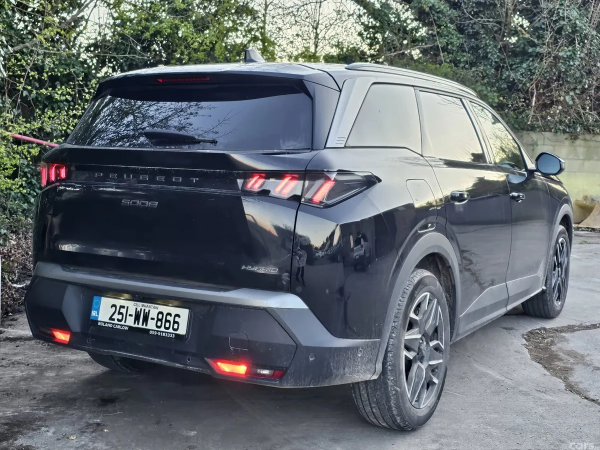 Peugeot 5008 MPV, Petrol Hybrid, 2025, Black