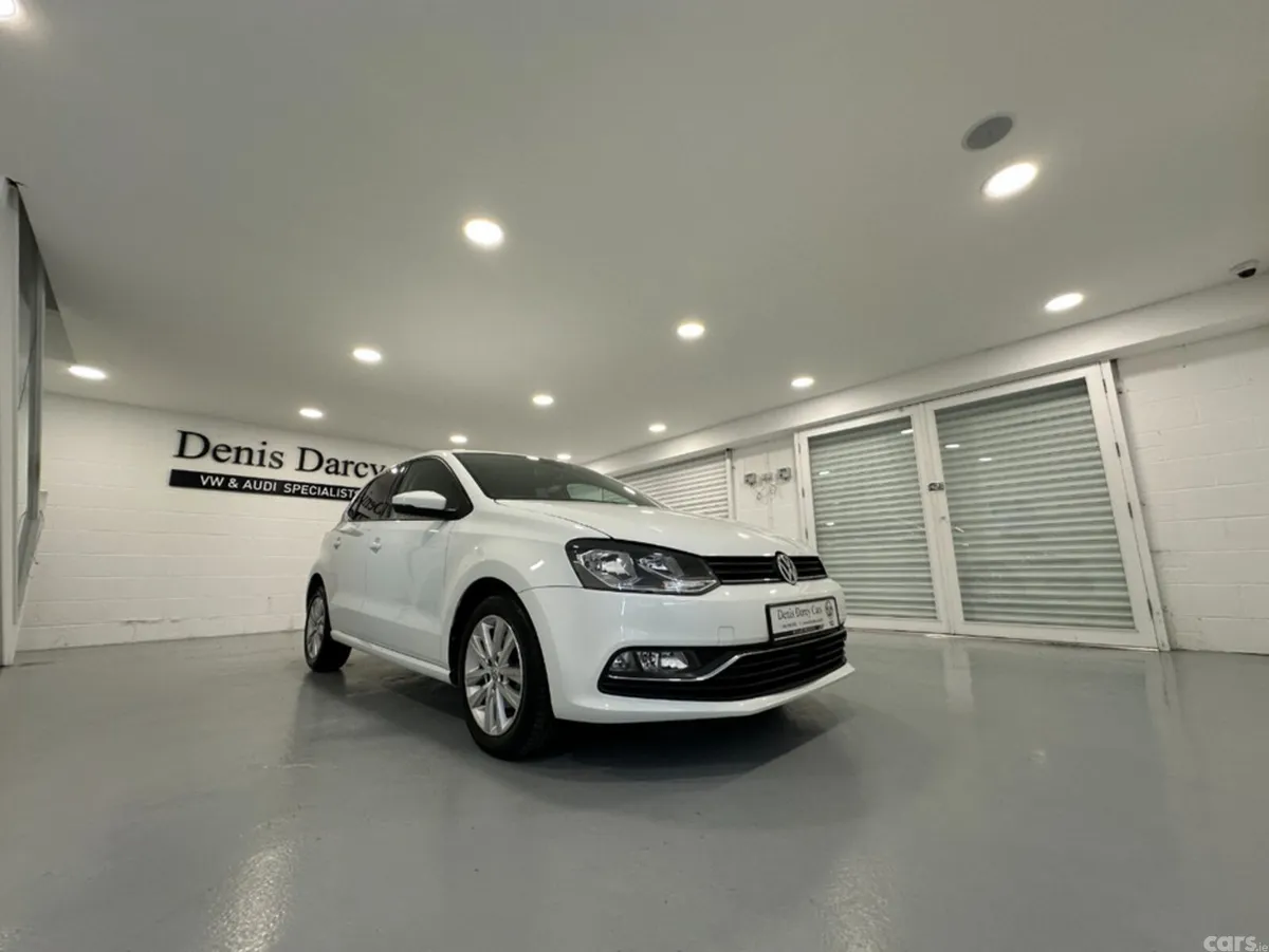 Volkswagen Polo Hatchback, Petrol, 2016, White