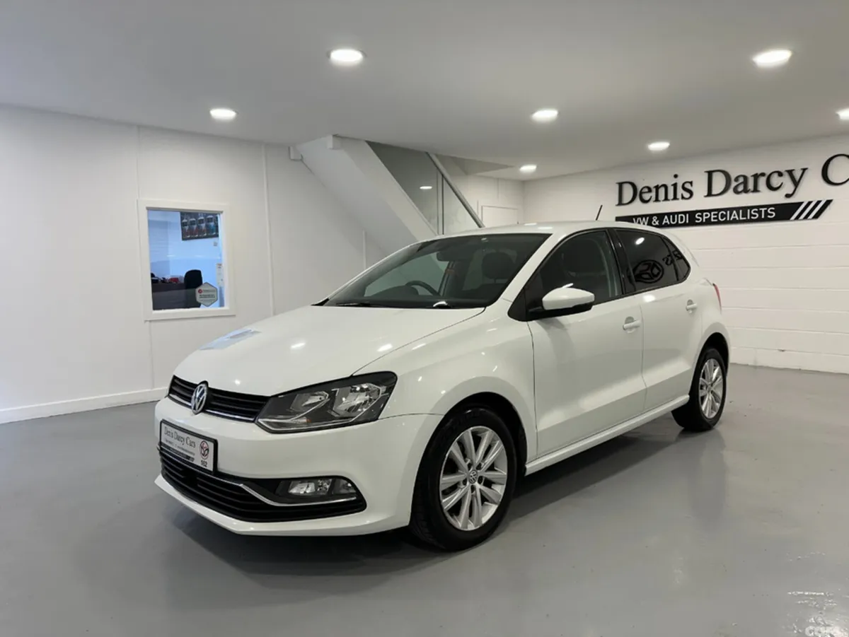 Volkswagen Polo Hatchback, Petrol, 2016, White