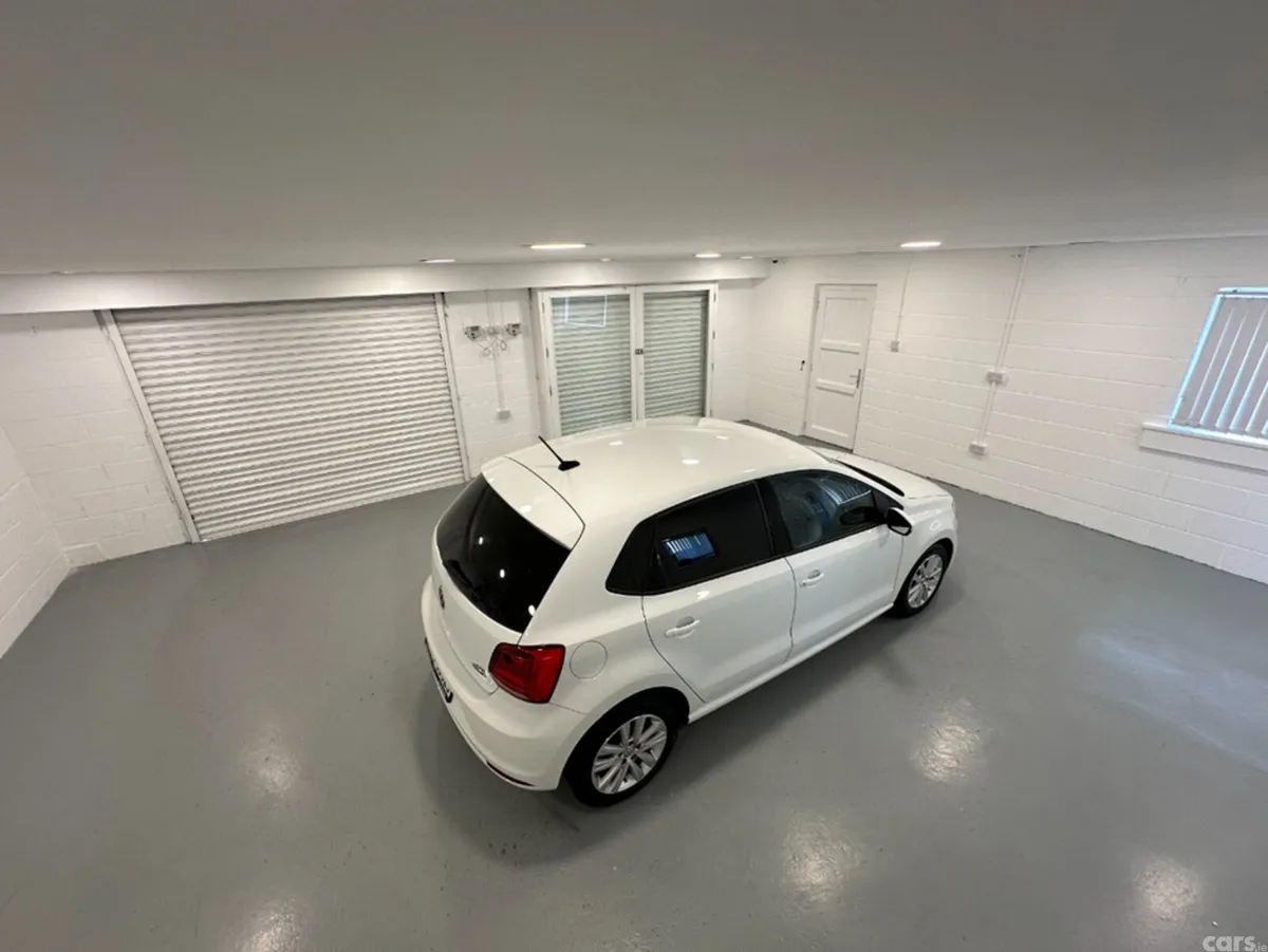 Volkswagen Polo Hatchback, Petrol, 2016, White