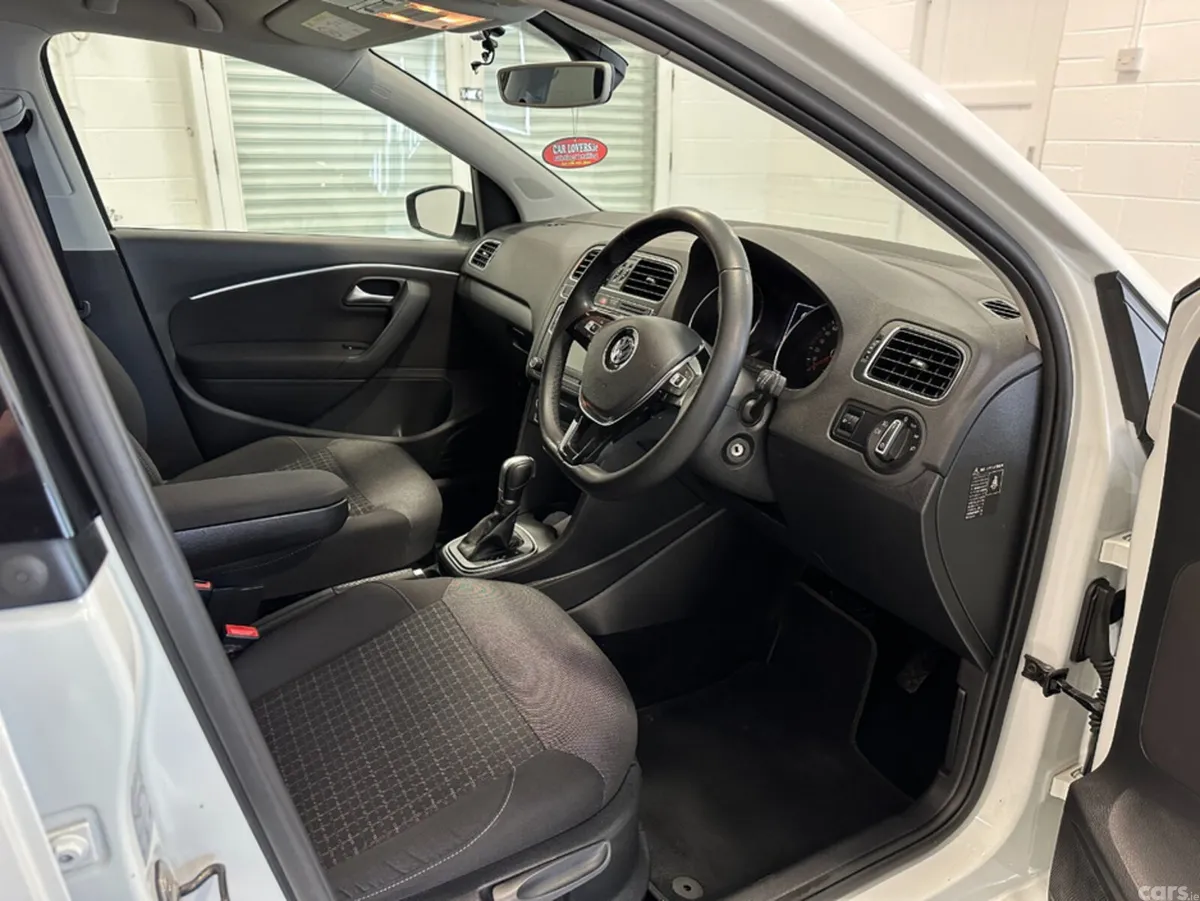 Volkswagen Polo Hatchback, Petrol, 2016, White