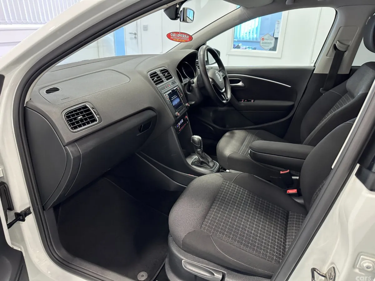 Volkswagen Polo Hatchback, Petrol, 2016, White