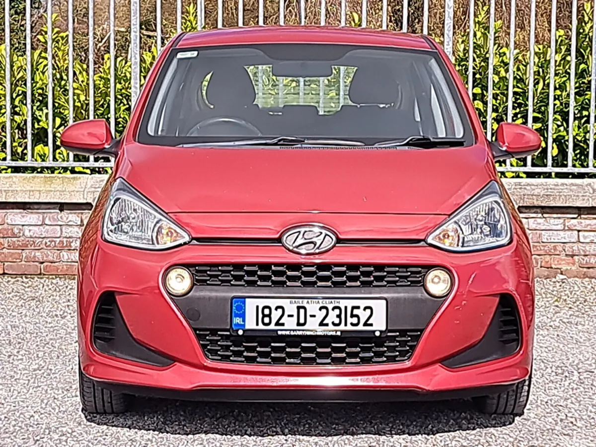 Hyundai i10 Hatchback, Petrol, 2018, Red