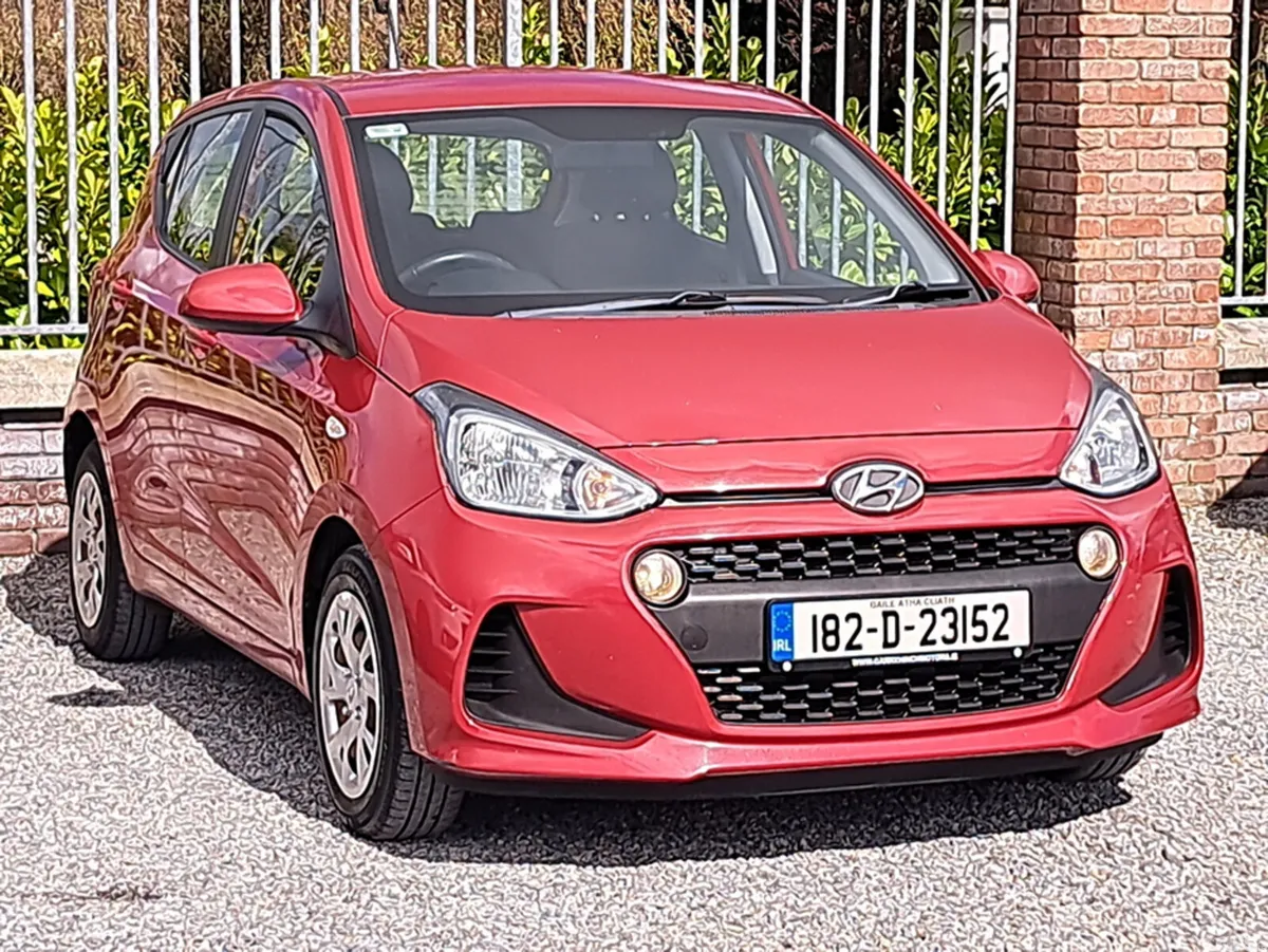 Hyundai i10 Hatchback, Petrol, 2018, Red