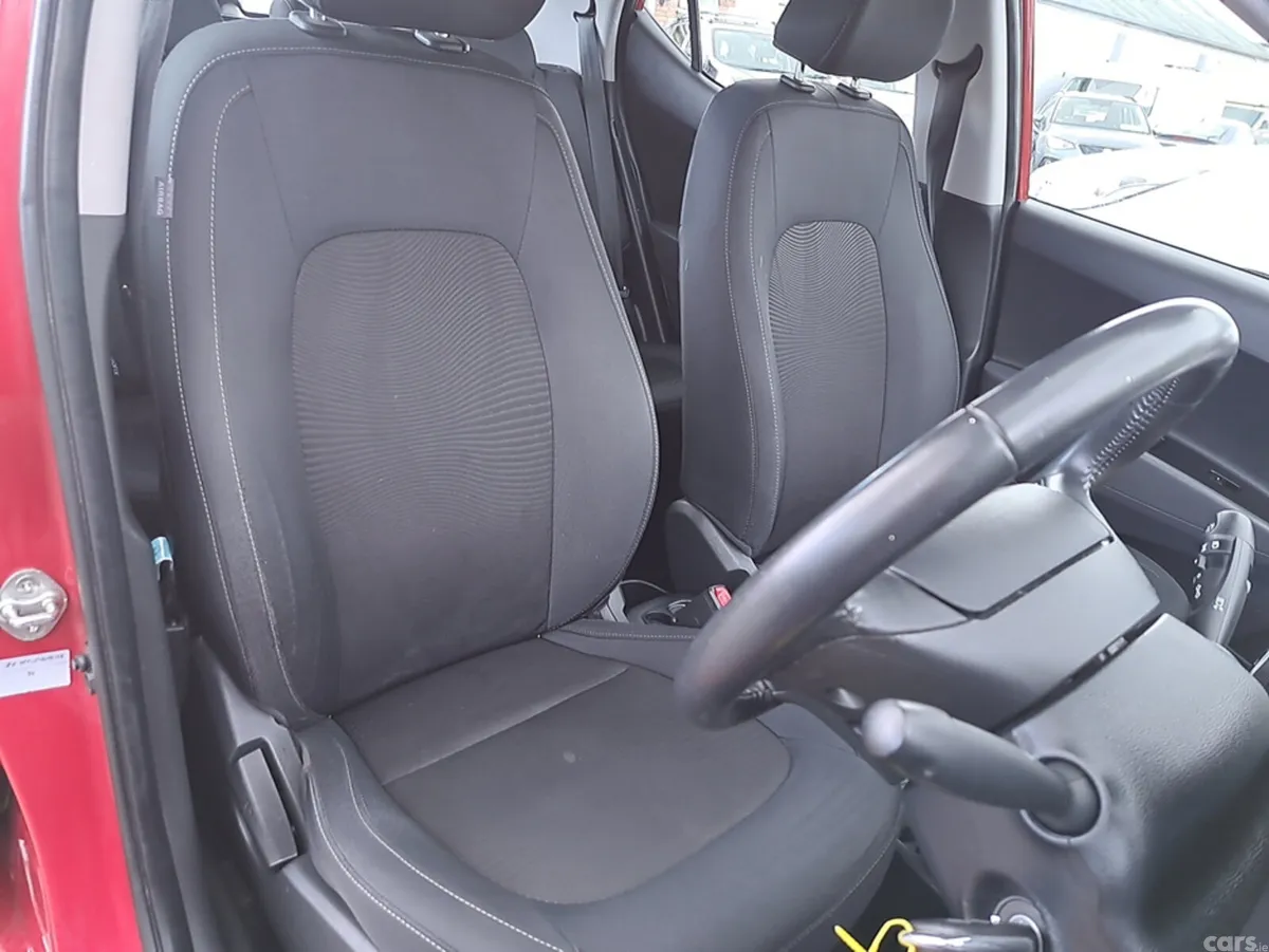 Hyundai i10 Hatchback, Petrol, 2018, Red