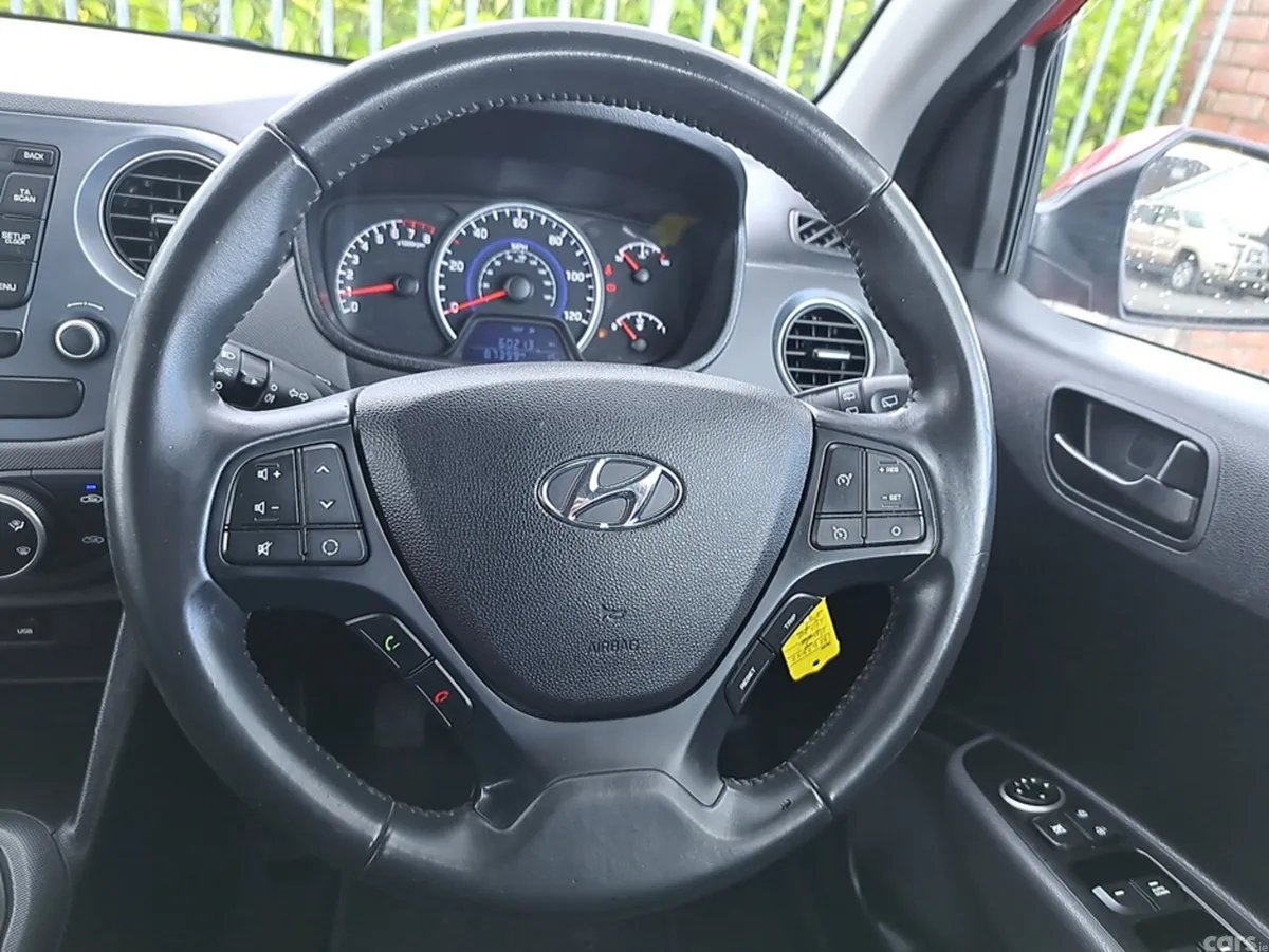 Hyundai i10 Hatchback, Petrol, 2018, Red