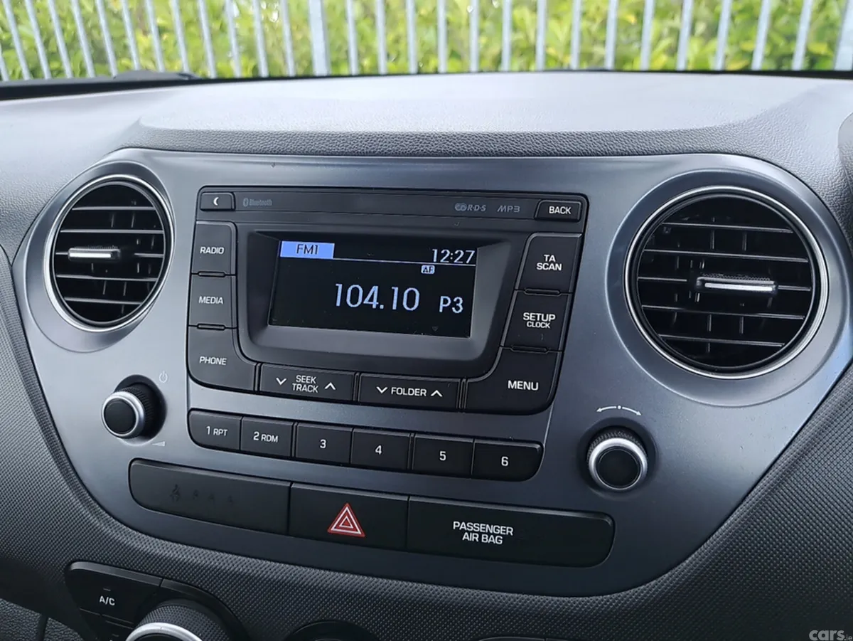 Hyundai i10 Hatchback, Petrol, 2018, Red