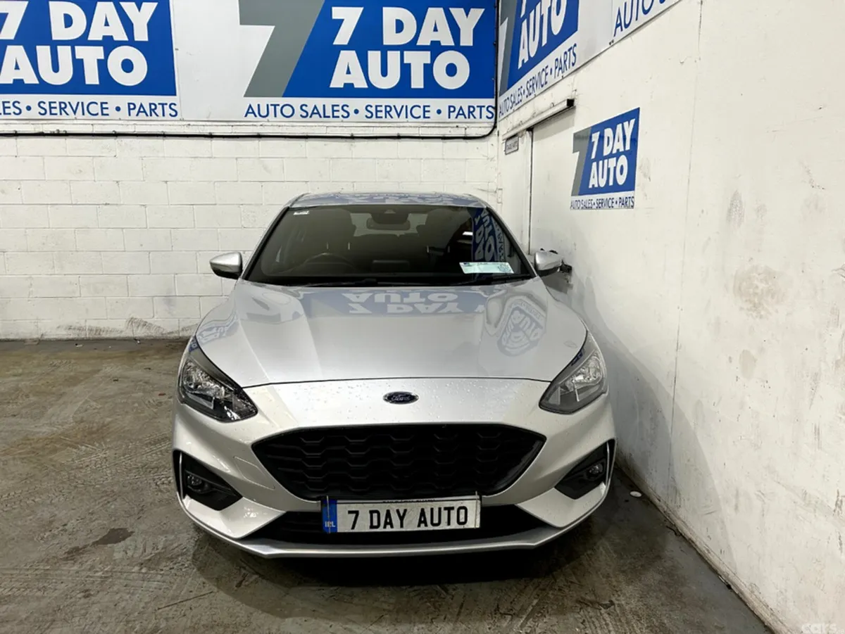 Ford Focus Hatchback, Petrol Hybrid, 2022, Grey