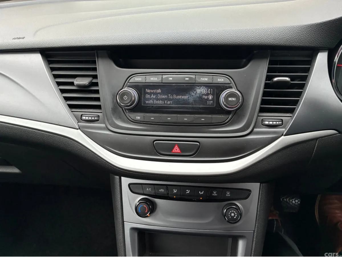 Opel Astra Hatchback, Petrol, 2019, Red