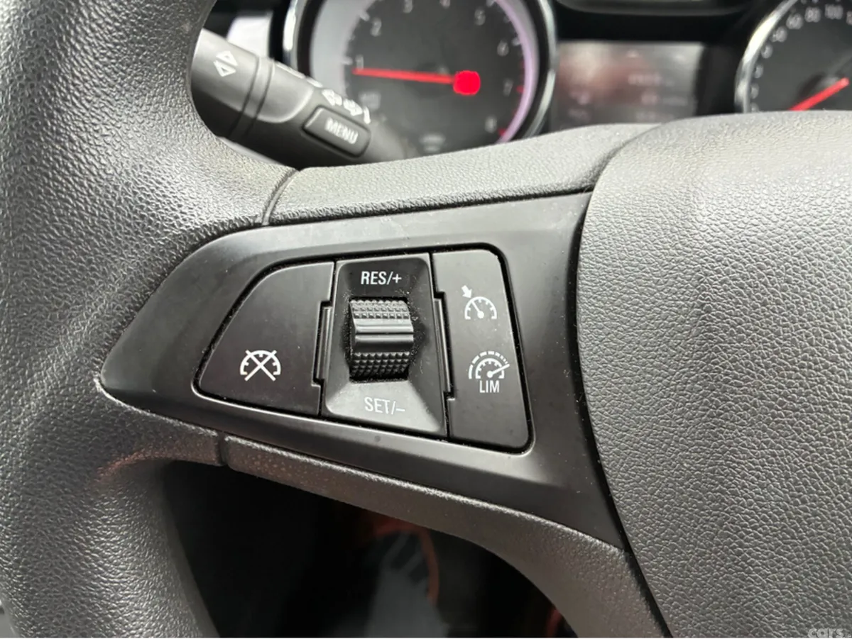 Opel Astra Hatchback, Petrol, 2019, Red