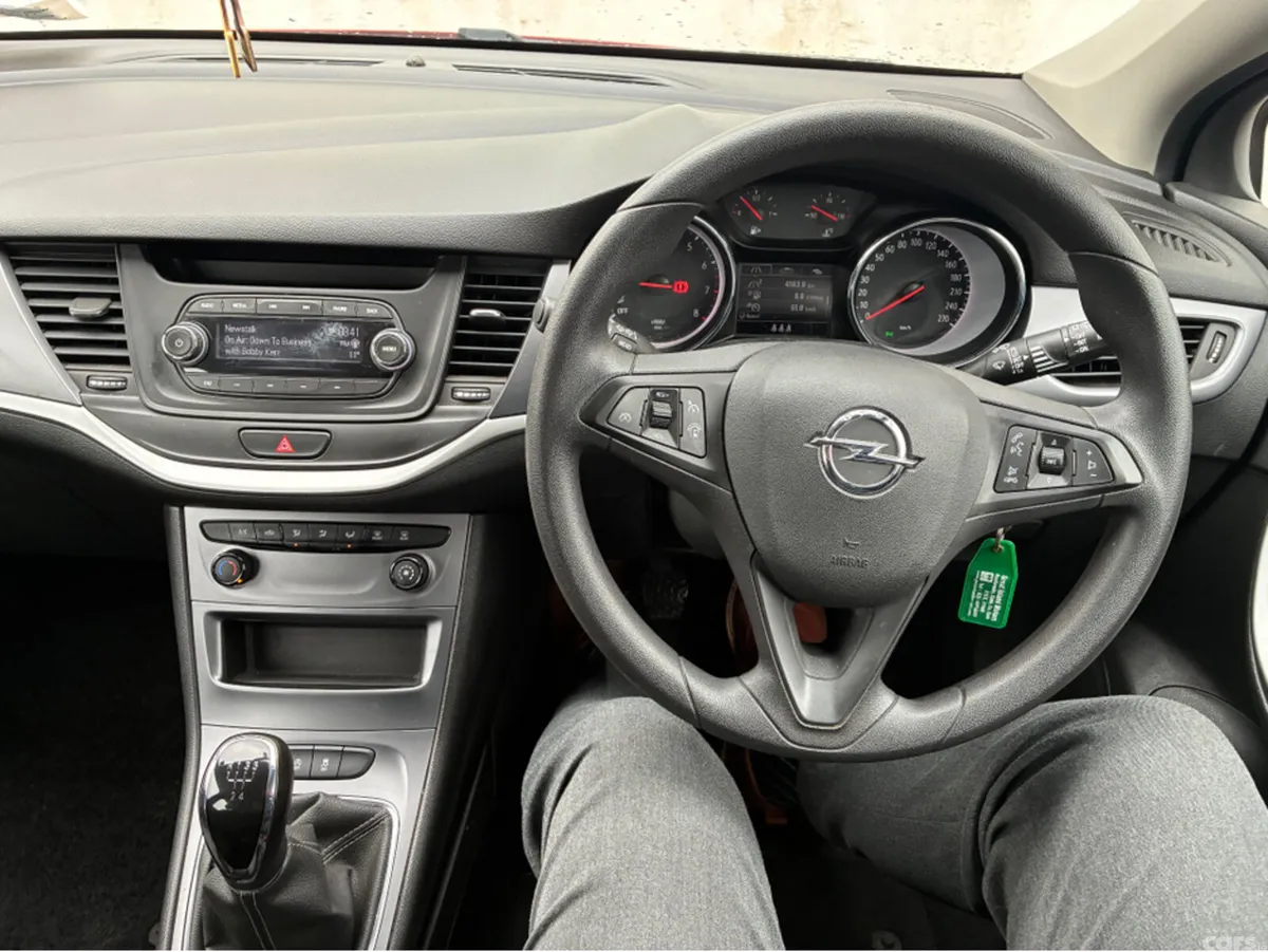 Opel Astra Hatchback, Petrol, 2019, Red