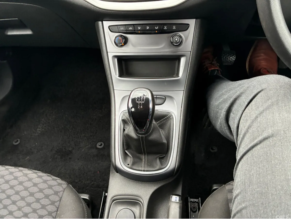 Opel Astra Hatchback, Petrol, 2019, Red
