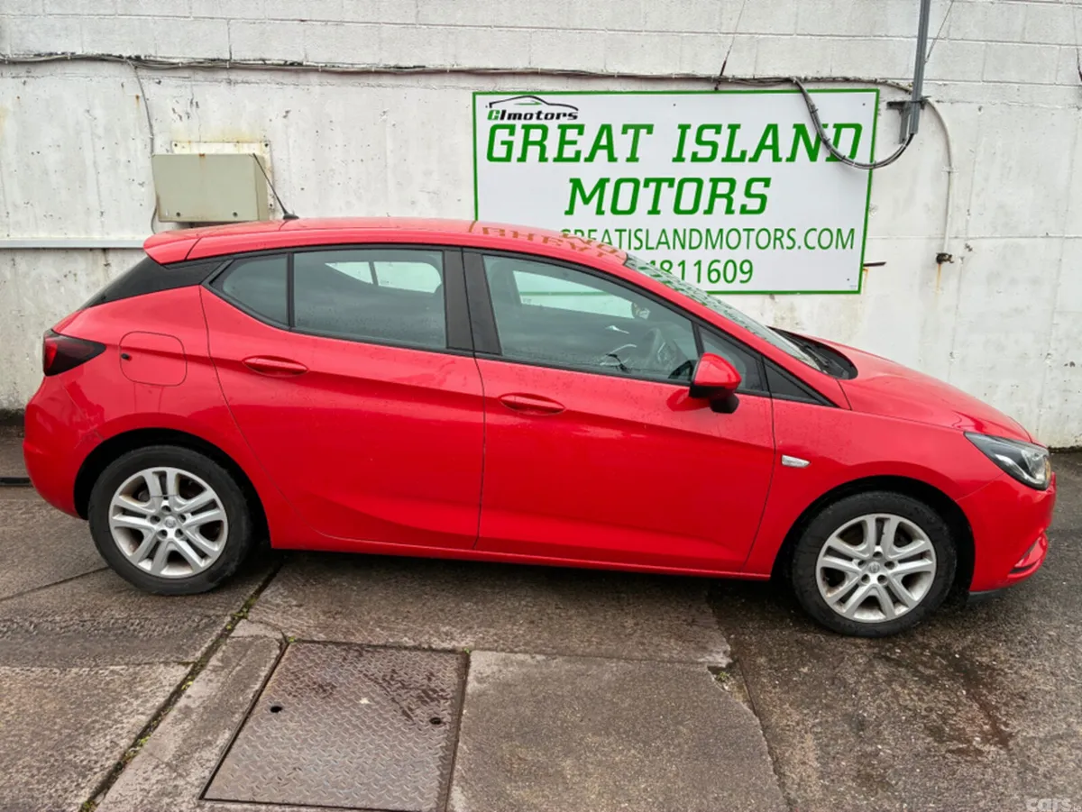 Opel Astra Hatchback, Petrol, 2019, Red